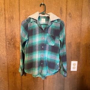 American Eagle Outfitters Plaid Button-Down Shirt in Green and Black